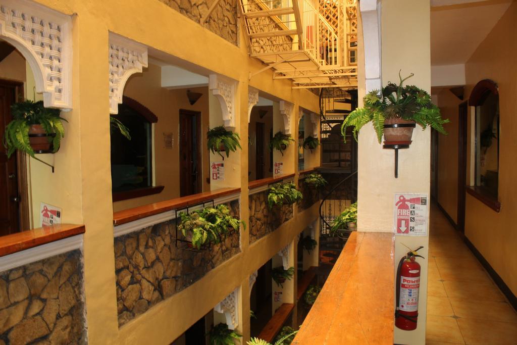 Saint Illian'S Inn Makati Makati City Bagian luar foto
