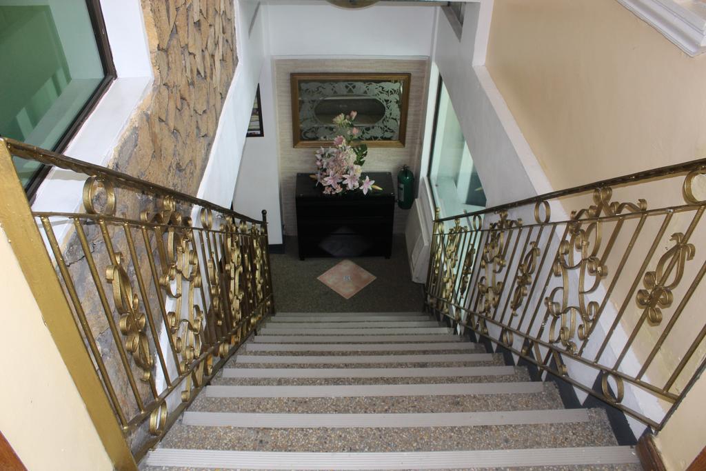 Saint Illian'S Inn Makati Makati City Bagian luar foto