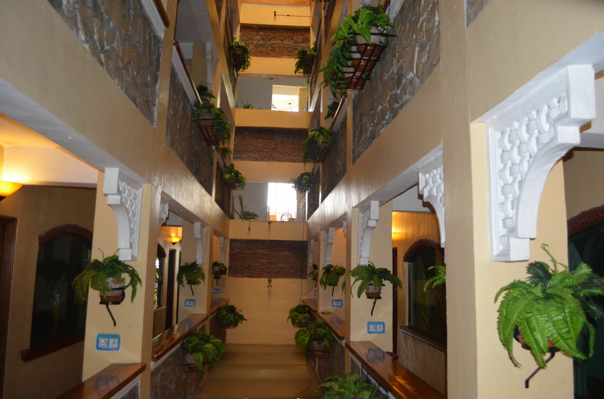 Saint Illian'S Inn Makati Makati City Bagian luar foto